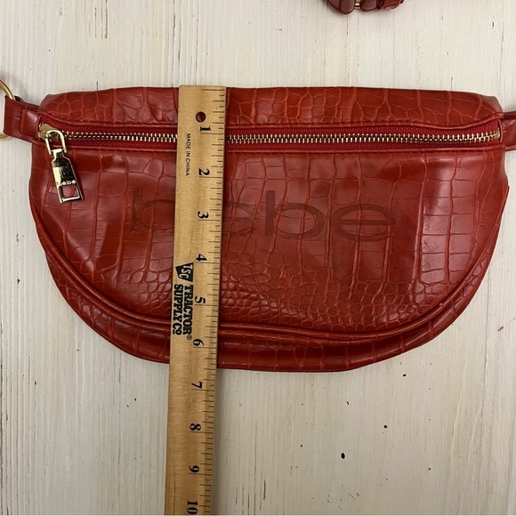 Women’s Bebe Handbag Belt bag Purse In Red Faux Crocodile Pattern Gold Hardware - Picture 13 of 13